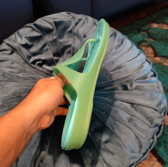 CROCS Monterey Light Green Sandals Size 10 - Picture 3 of 4